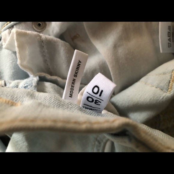 LOFT Lightwashed Modern Skinny Size 30/10 - Picture 10 of 10